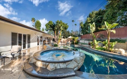 Selling Homes in Woodland Hills
