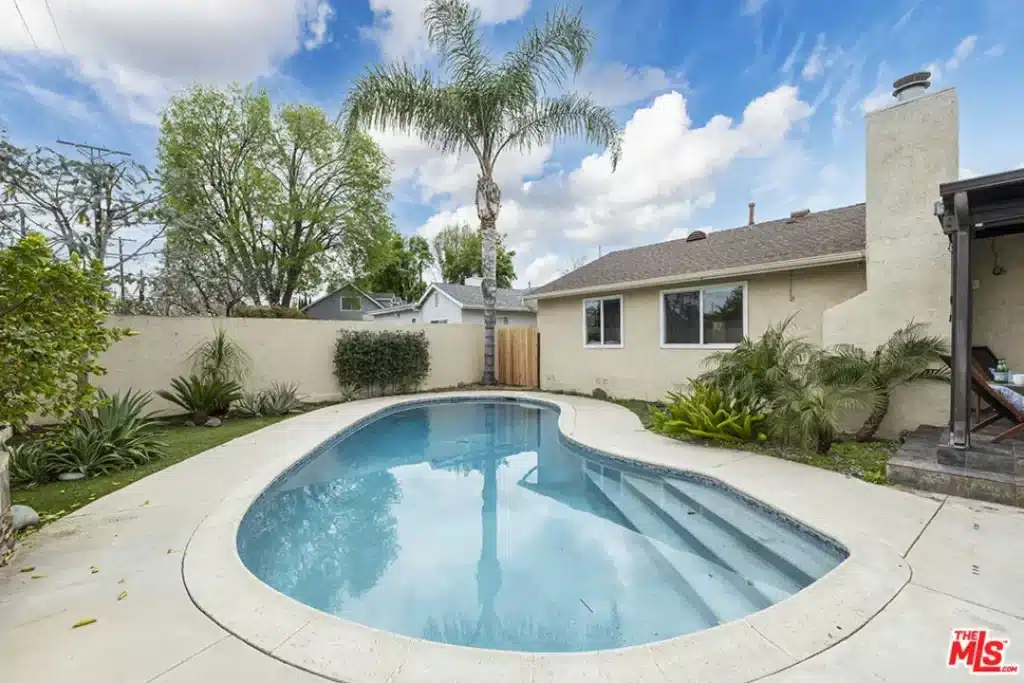 West Hills Entertainer’s Pool Home
