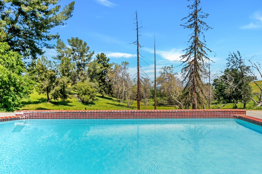 pool in woodland hills